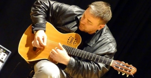 Gitártanár Budapest, klasszikus gitár oktatás Leányfalu, Szentendre térségében